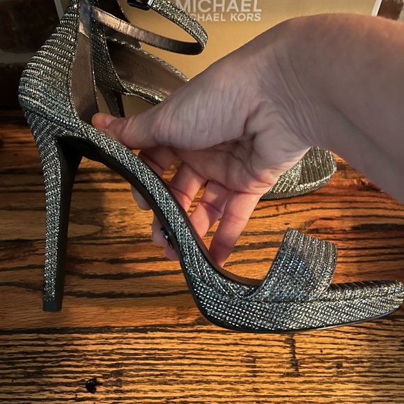 Michael Kors ankle strap heel - Picture 4 of 6
